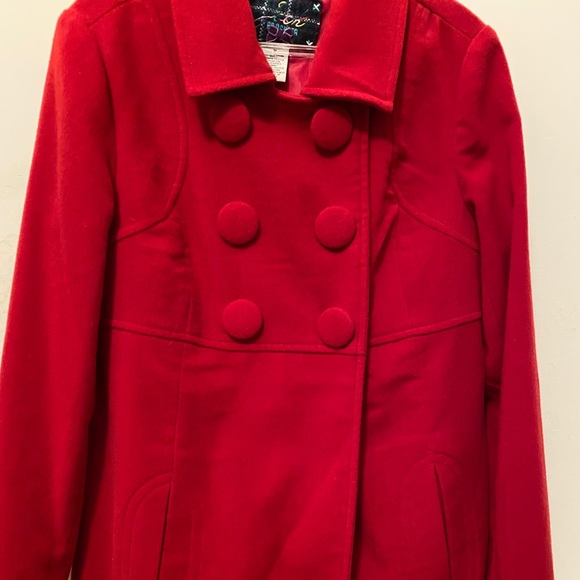 Red coat - Picture 1 of 3
